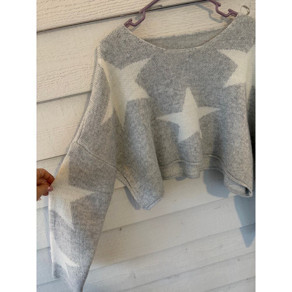 Soft Grey & White Knit Cropped Sweater Star Pattern Women's SIze M/L - Picture 6 of 7